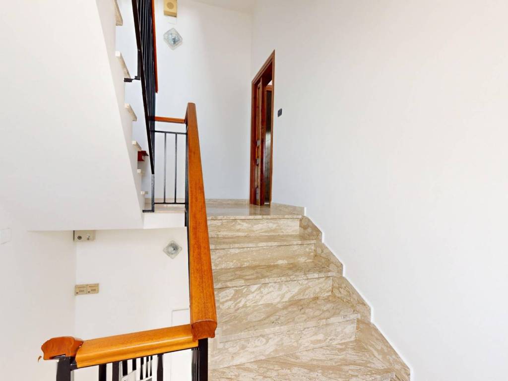 Palazzo / stabile a Carovigno in Via Martiri di Modena, 2 - Foto 4