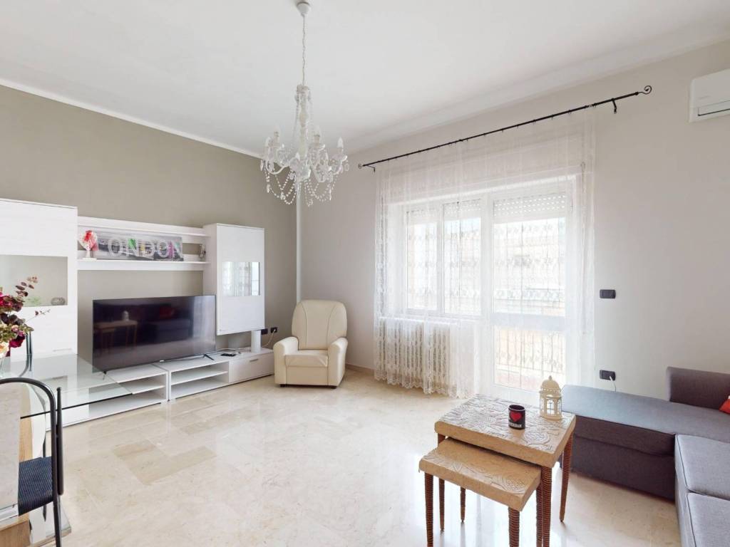 Palazzo / stabile a Carovigno in Via Martiri di Modena, 2 - Foto 5