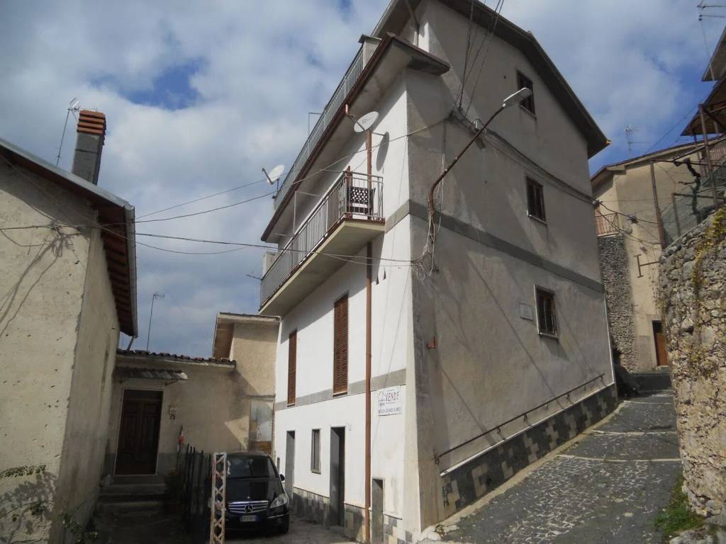 Appartamento a Capistrello in Via Porta Cancello S.N.C. - Foto 2