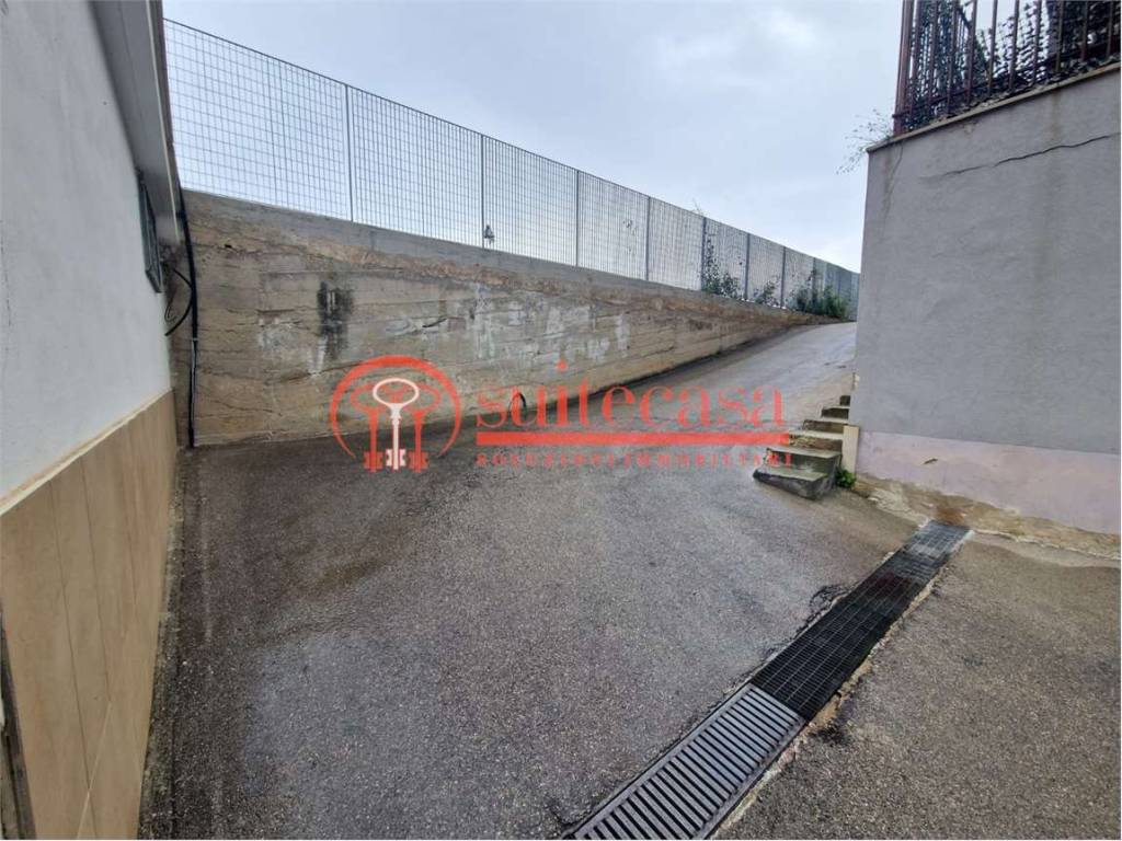 Box / garage a Trani in corso Don Luigi Sturzo - Foto 5