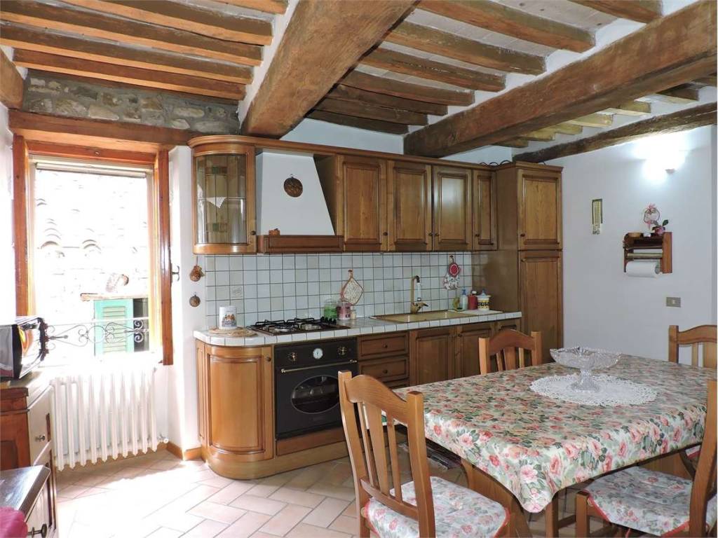 Appartamento a Umbertide in via Vittorio Veneto - Foto 2