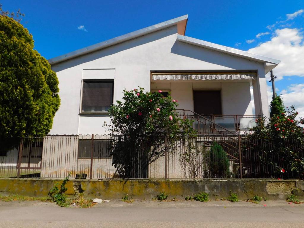 Villa a Gropello cairoli in Via Roma, 35 - Foto 2