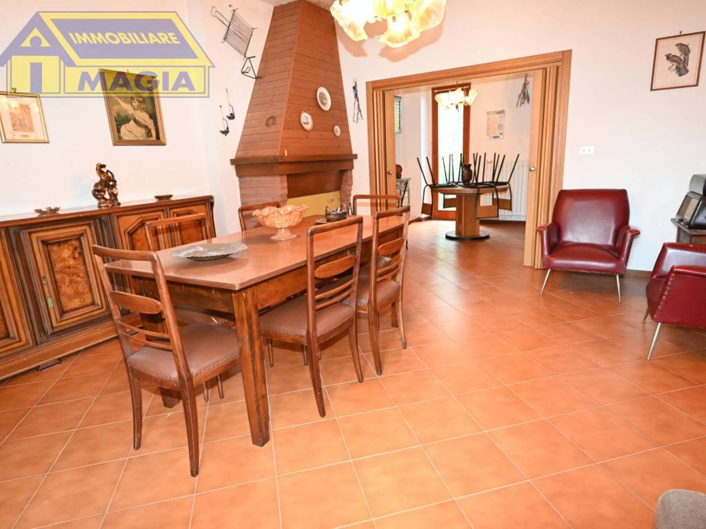 Casa indipendente a Castorano in Strada Provinciale 18 - Foto 3