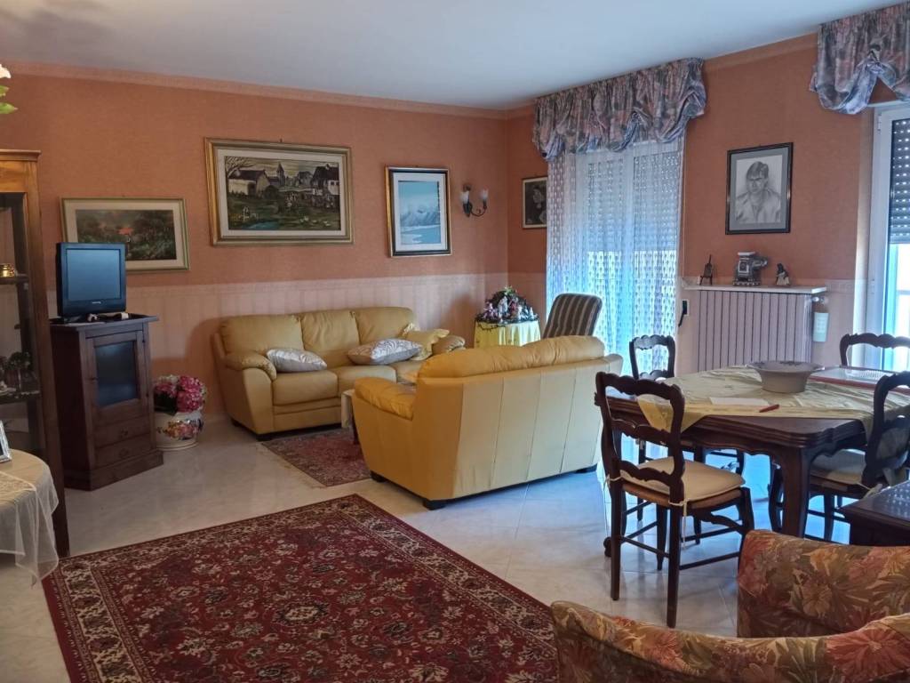 Appartamento a Turi in Via Giacomo Matteotti - Foto 3