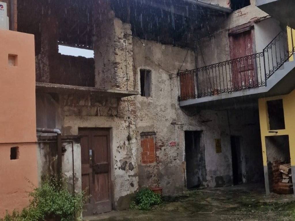 Casa indipendente a Cittiglio in Via Laveno, 23 - Foto 3