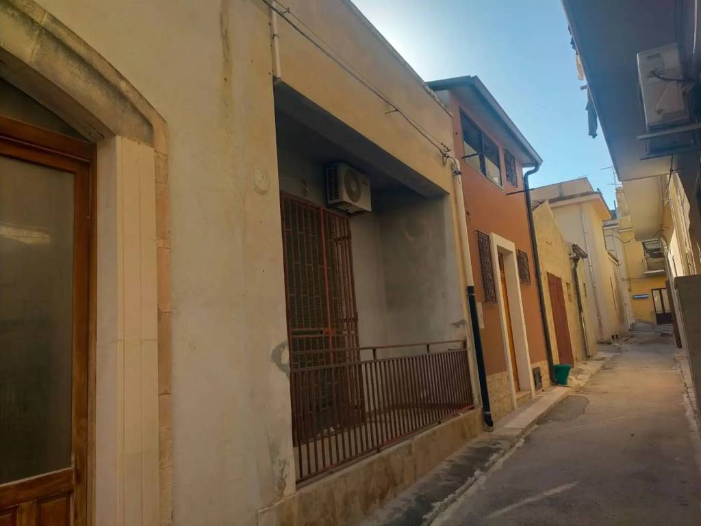 Appartamento a Rosolini in Via Casmena - Foto 5