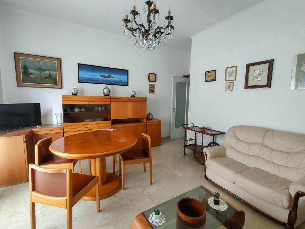 Appartamento a Como in Via Italia Libera, 21 - Foto 3