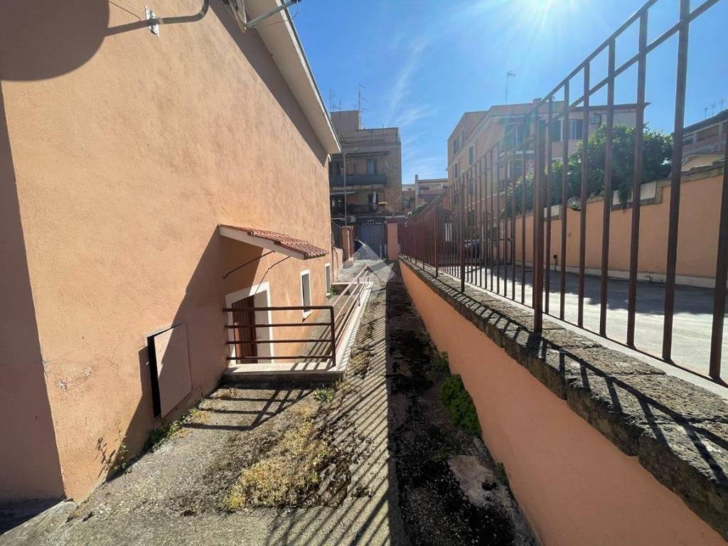 Immobile a Roma in Via Francesco Selmi, 71 - Foto 2