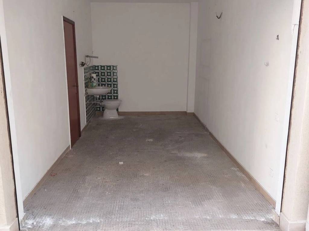 Box / garage a Taranto in Viale Trentino, 169 - Foto 4