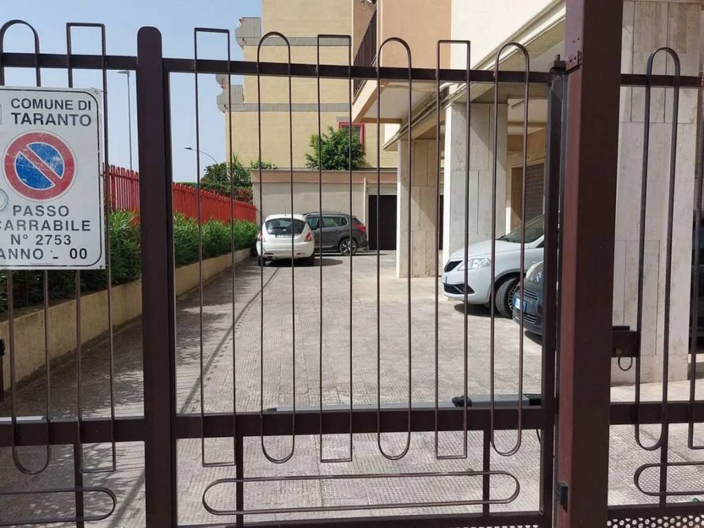 Box / garage a Taranto in Viale Trentino, 169 - Foto 5