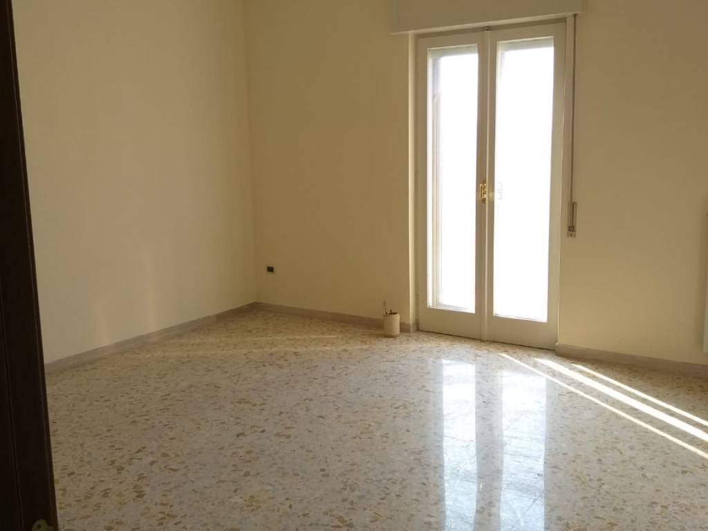 Appartamento a Trani in Via Amedeo, 231 - Foto 2