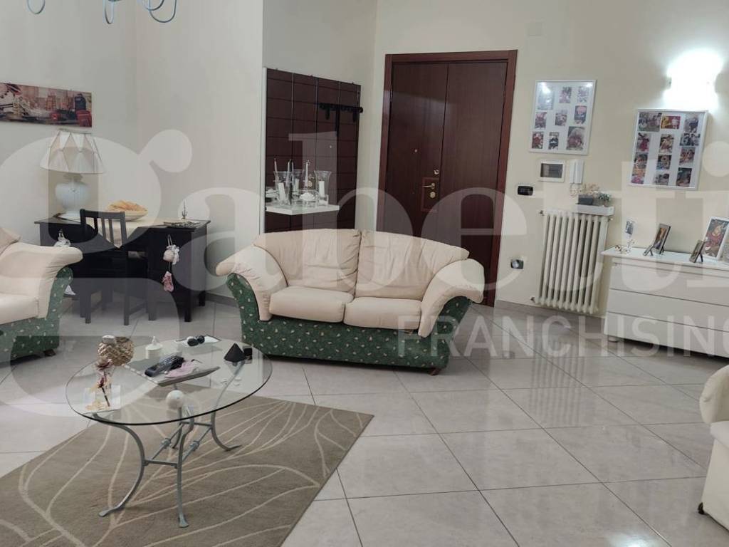 Appartamento a Nocera inferiore in PIAZZA DE SANTI - Foto 2