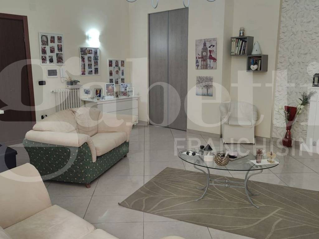 Appartamento a Nocera inferiore in PIAZZA DE SANTI - Foto 3