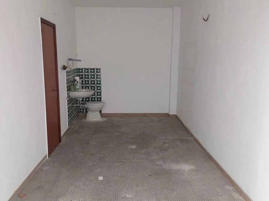 Box / garage a Taranto in Viale Trentino, 169 - Foto 5