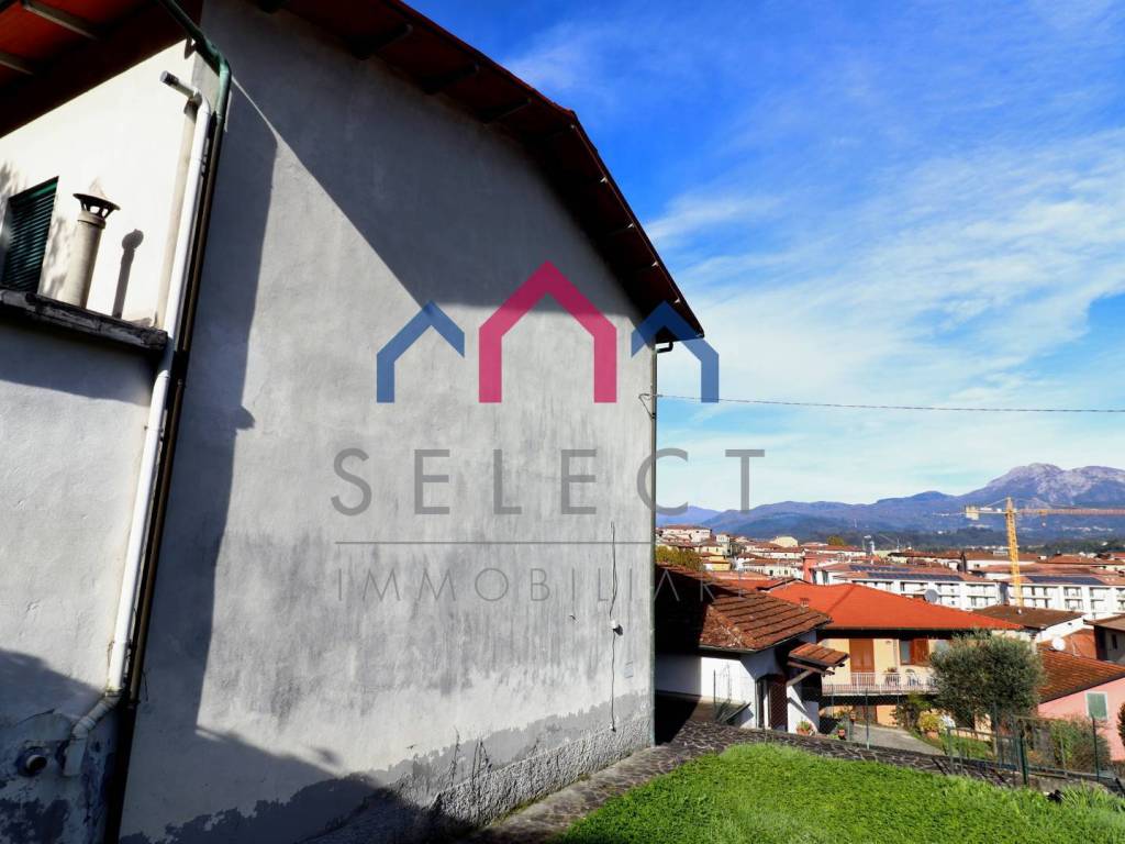 Casa indipendente a Castelnuovo di garfagnana in VIA DEI DUE PONTI - Foto 4
