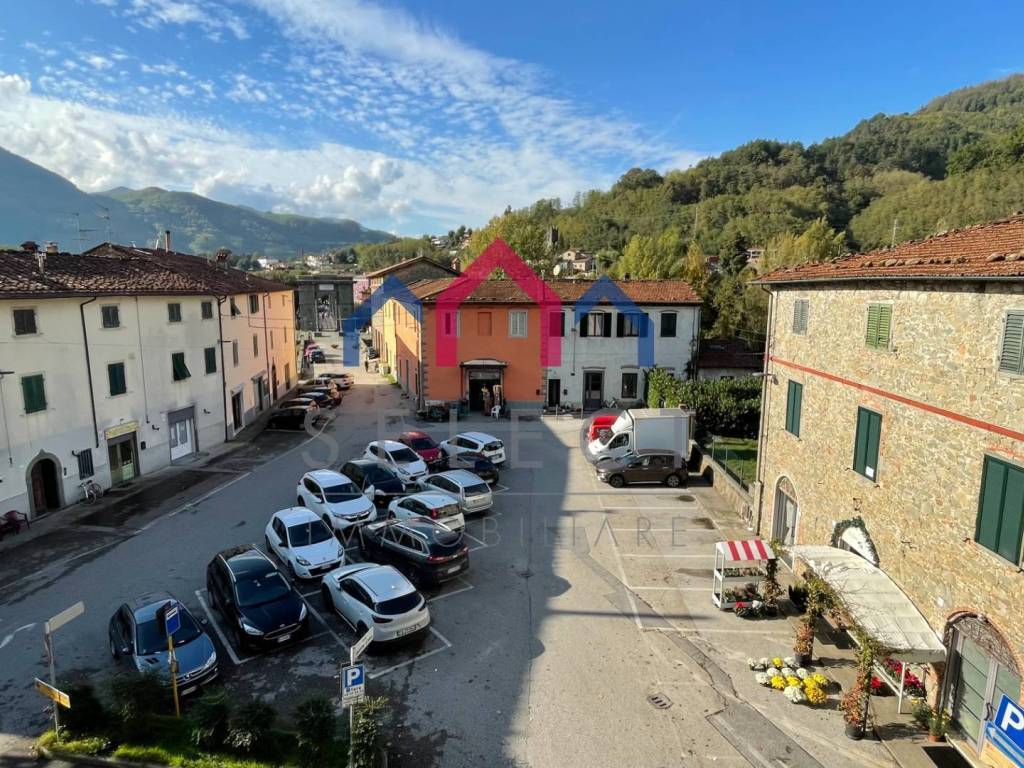 Appartamento a Borgo a mozzano in Piazza Ponte d'Oro - Foto 2