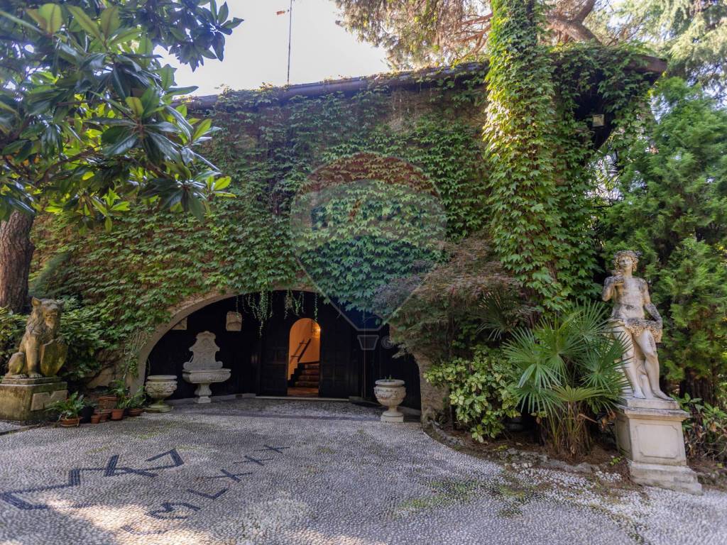 Villa a Merate in Via Alpi, 4 - Foto 2