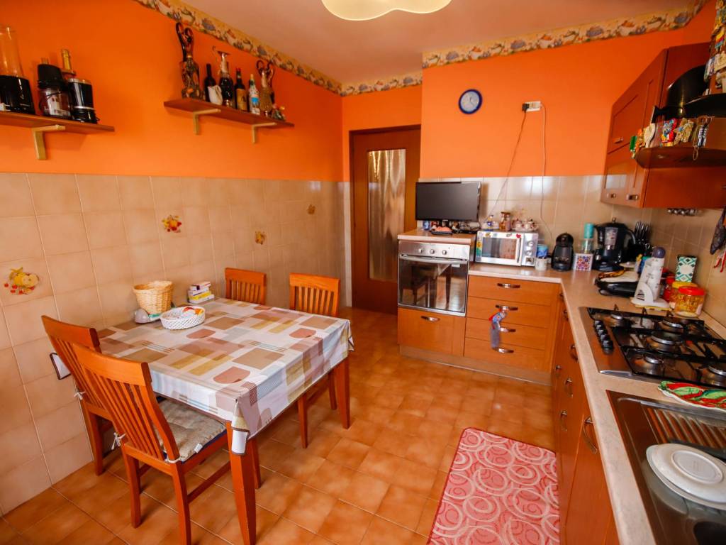 Appartamento a Leinì in Via Vittime di Bologna, 11 - Foto 3