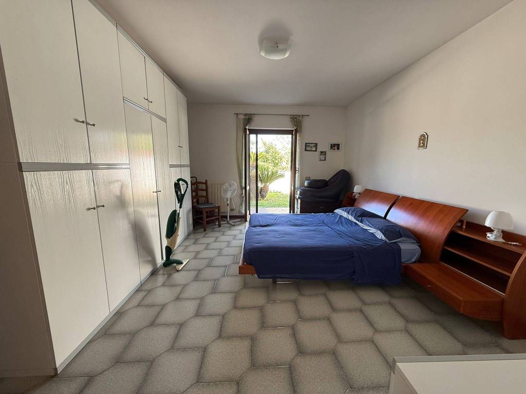 Villa a Aprilia in Via Ischia - Foto 4