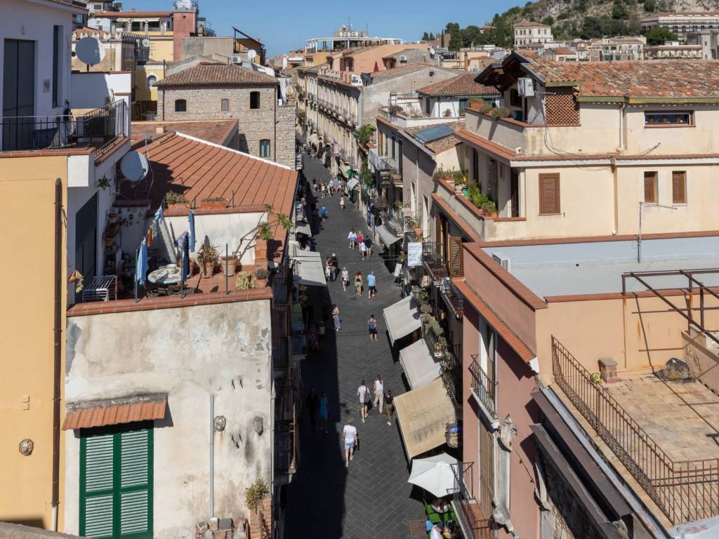 Palazzo / stabile a Taormina in Corso Umberto angolo Salita De Luna, 3 - Foto 3