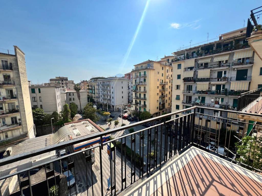 Appartamento a Salerno in Piazza Pasquale Naddeo, 4 - Foto 3