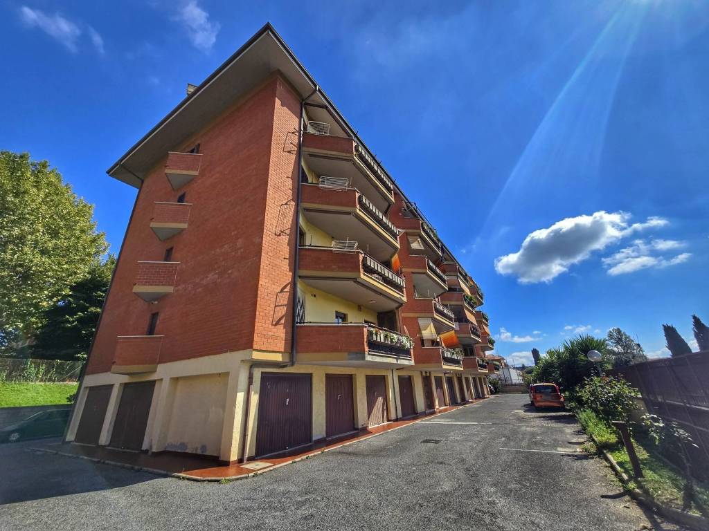 Appartamento a Genzano di roma in Via Ugo La Malfa, 13 - Foto 2