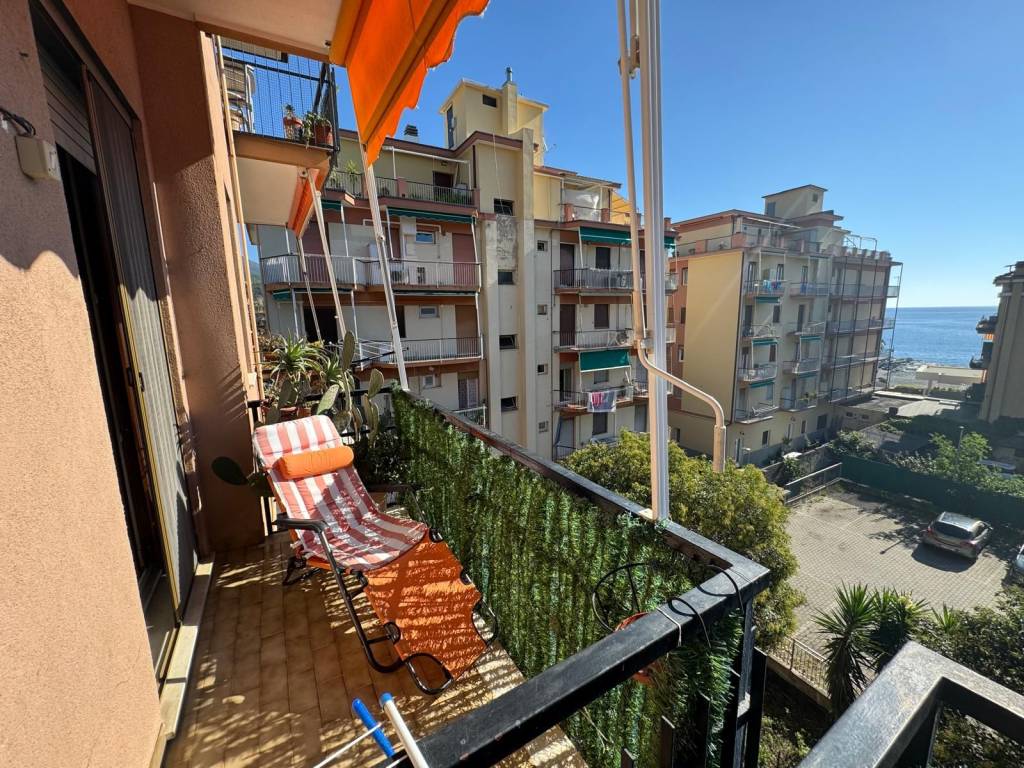 Appartamento a Cogoleto in Via Arrestra Interna - Foto 2