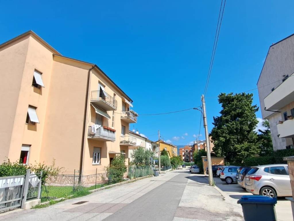 Appartamento a Spoleto in Via 2 Giugno - Foto 2