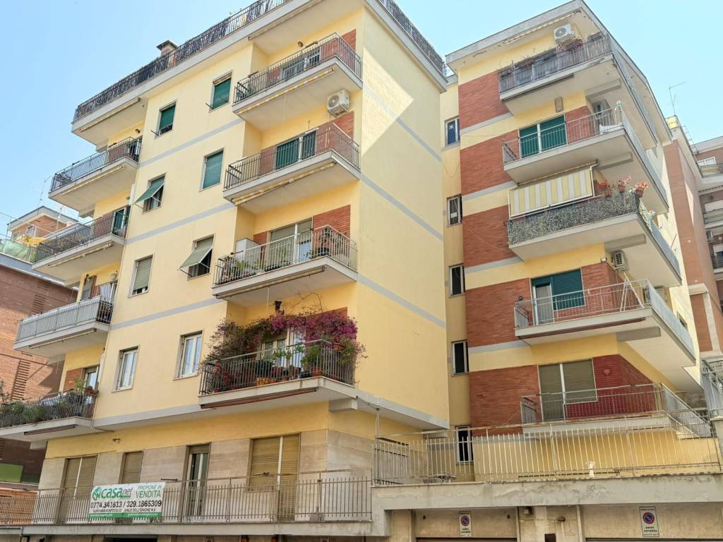 Appartamento a Tivoli in Via Francesco Bulgarini - Foto 2