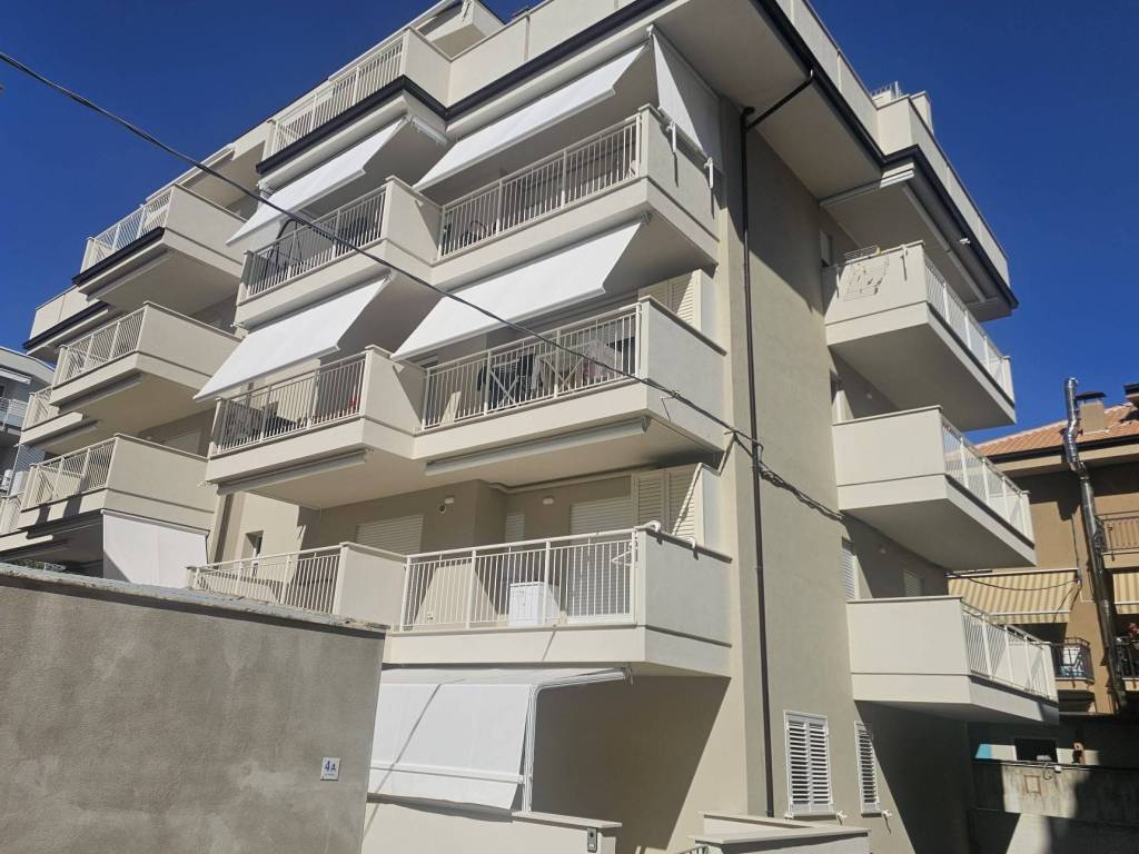 Appartamento a Alba adriatica in Via Firenze, 8 - Foto 2