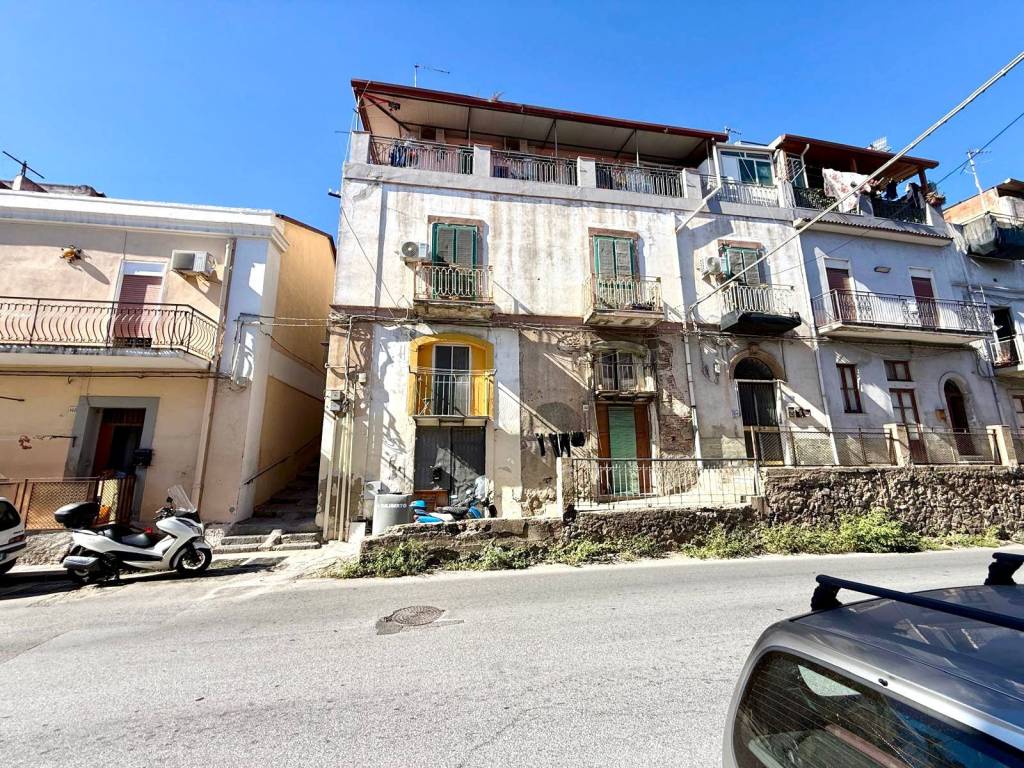 Appartamento a Messina in Via Comunale Santo - Foto 2