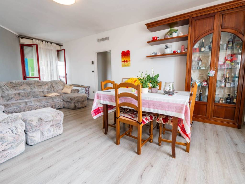 Appartamento a Orbassano in Via Guglielmo Marconi, 7 - Foto 2