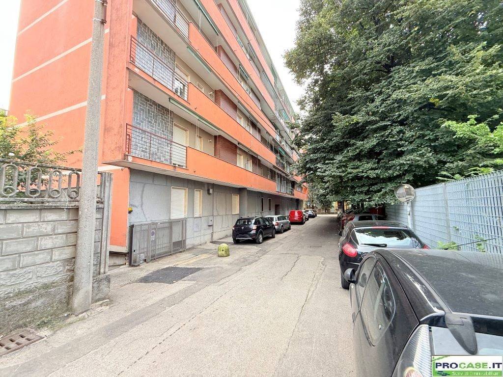 Box / garage a Saronno in Via 25 Aprile, 10 - Foto 2