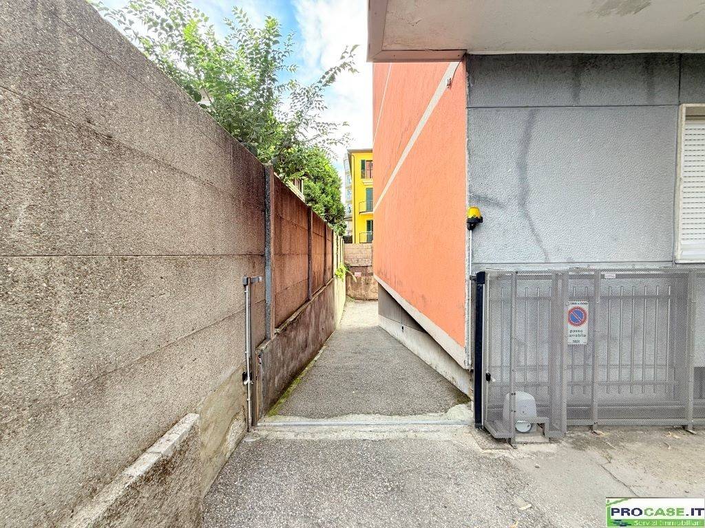 Box / garage a Saronno in Via 25 Aprile, 10 - Foto 3