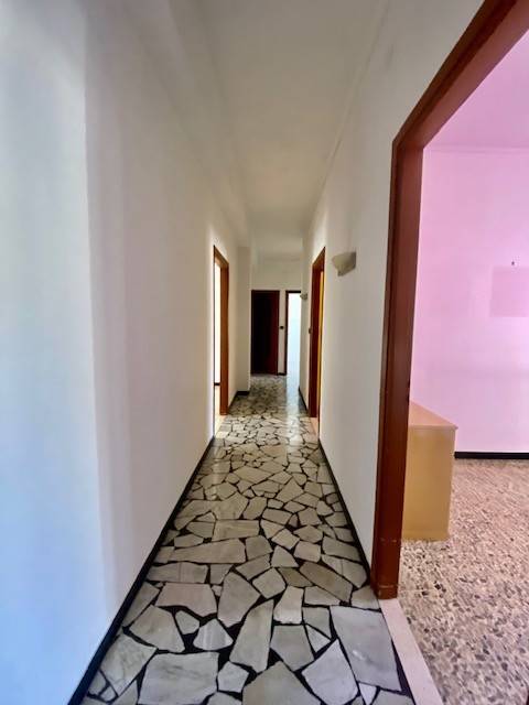 Appartamento a Imperia in Via Tommaso Schiva, 51 - Foto 4