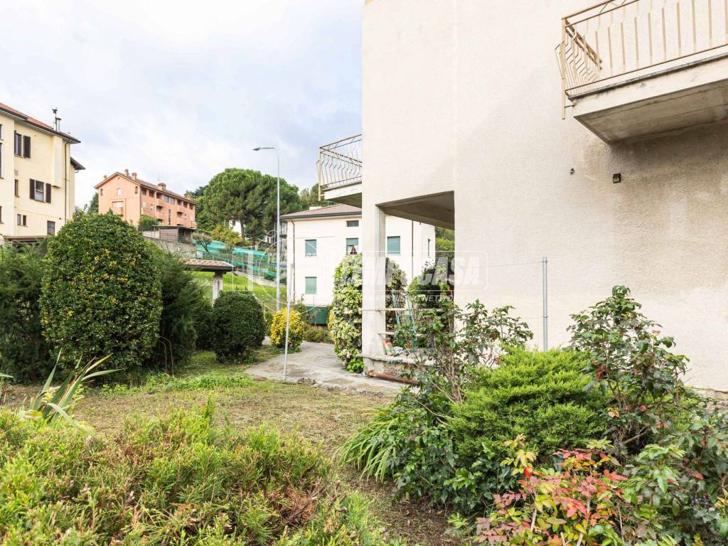 Villa a Costa masnaga in Via Alessandro Manzoni - Foto 3