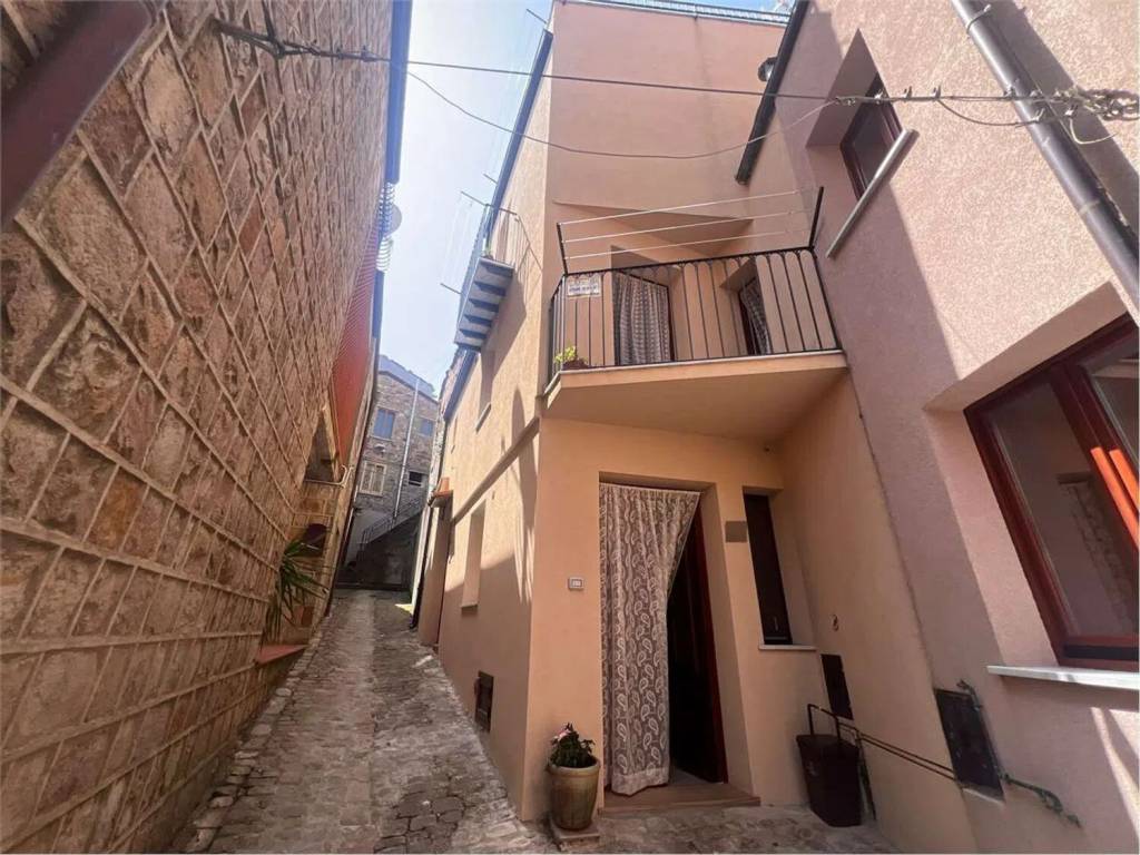 Appartamento a Geraci siculo in Via Madrice No Number - Foto 5