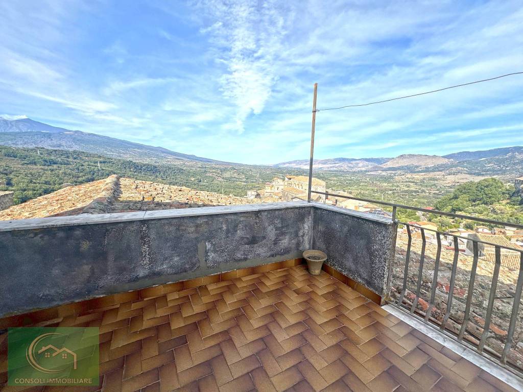 Casa indipendente a Castiglione di sicilia in Via San Pietro - Foto 3