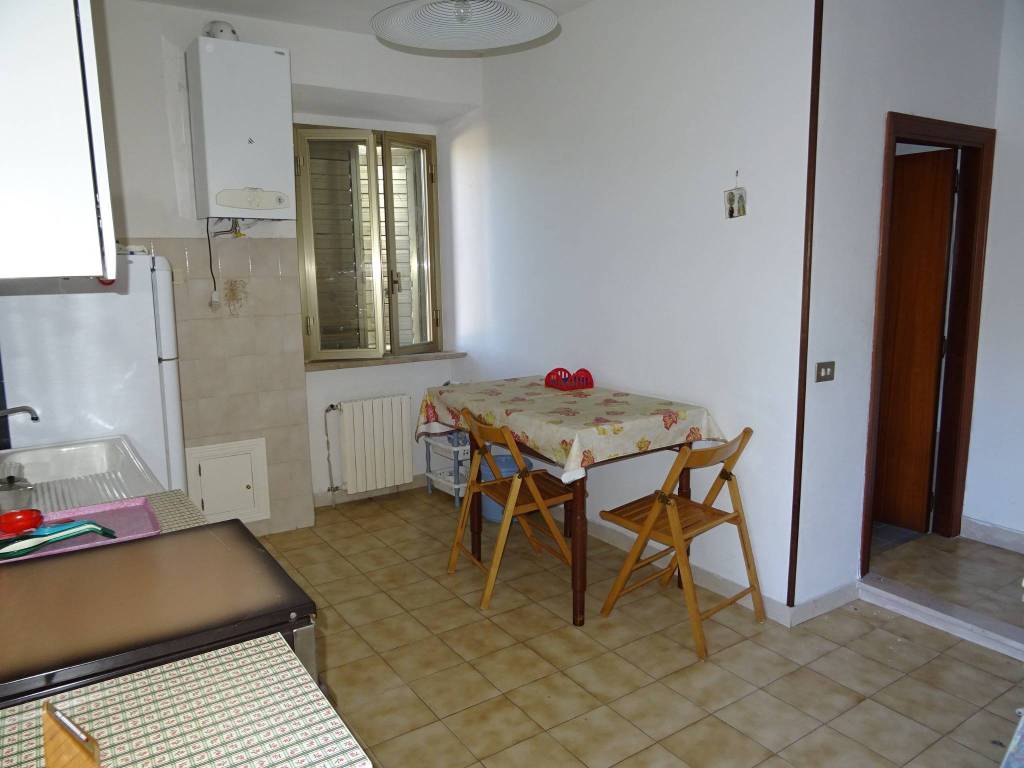 Casa indipendente a Fabriano in Fr.ne San Pietro - Foto 2