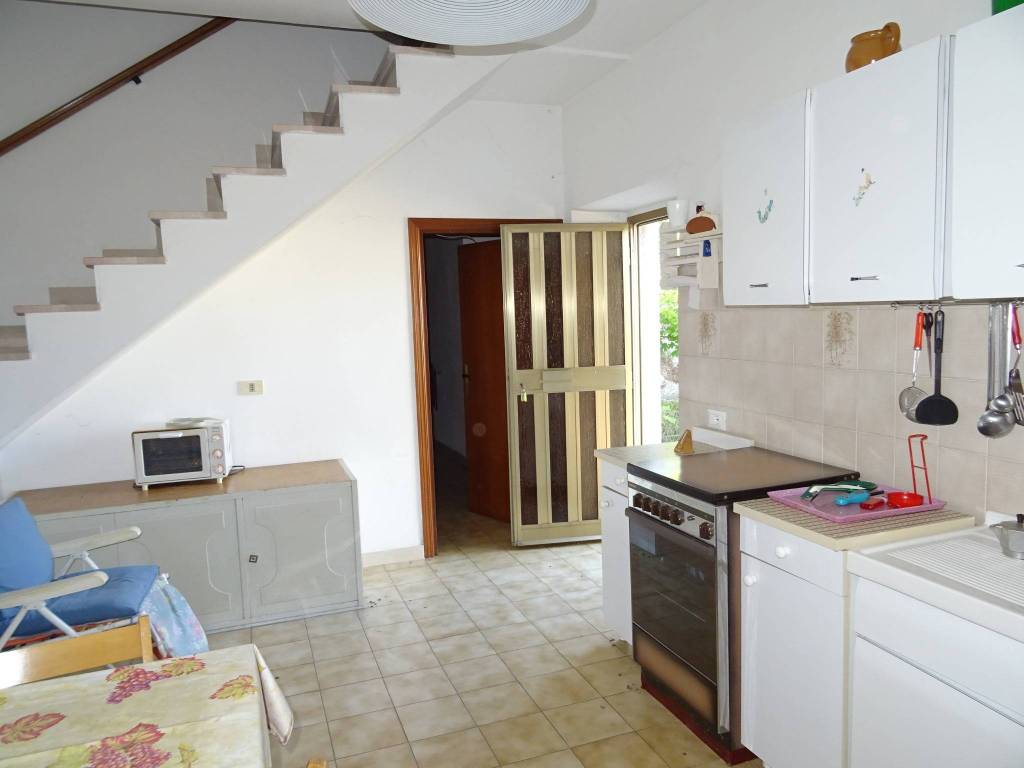 Casa indipendente a Fabriano in Fr.ne San Pietro - Foto 4