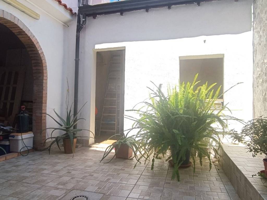 Appartamento a Sanluri in Via Edmondo De Amicis, 1 - Foto 2