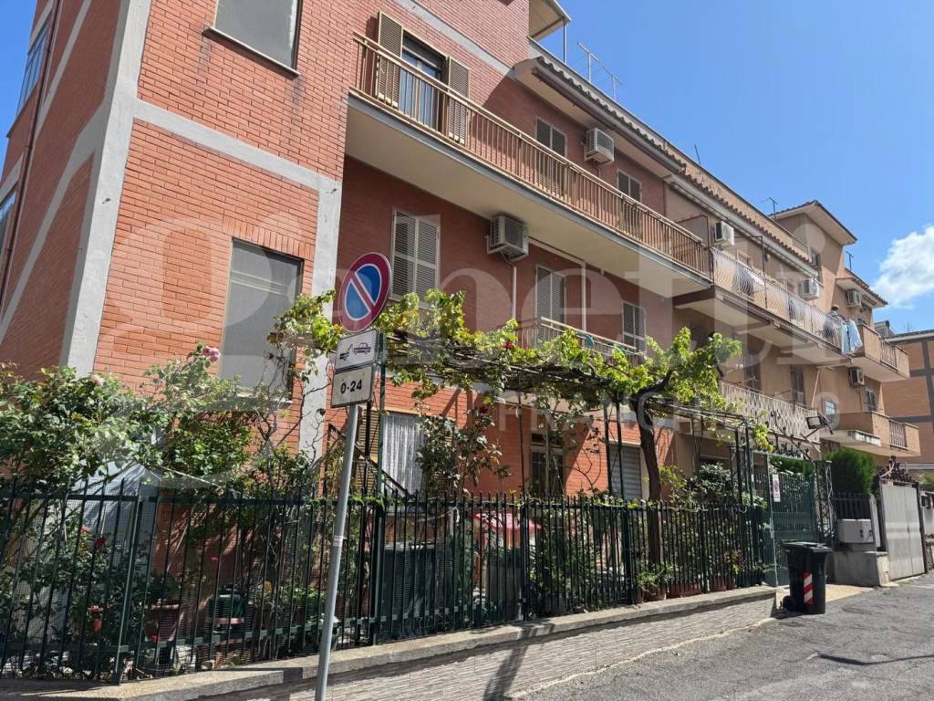 Appartamento a Ciampino in VIA RENATO MARTIRELLI, 1 - Foto 2