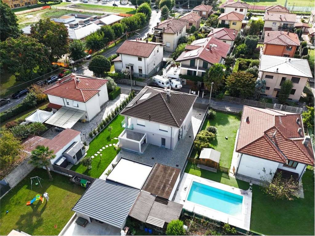 Villa a Sesto calende in Via Amendola - Foto 2