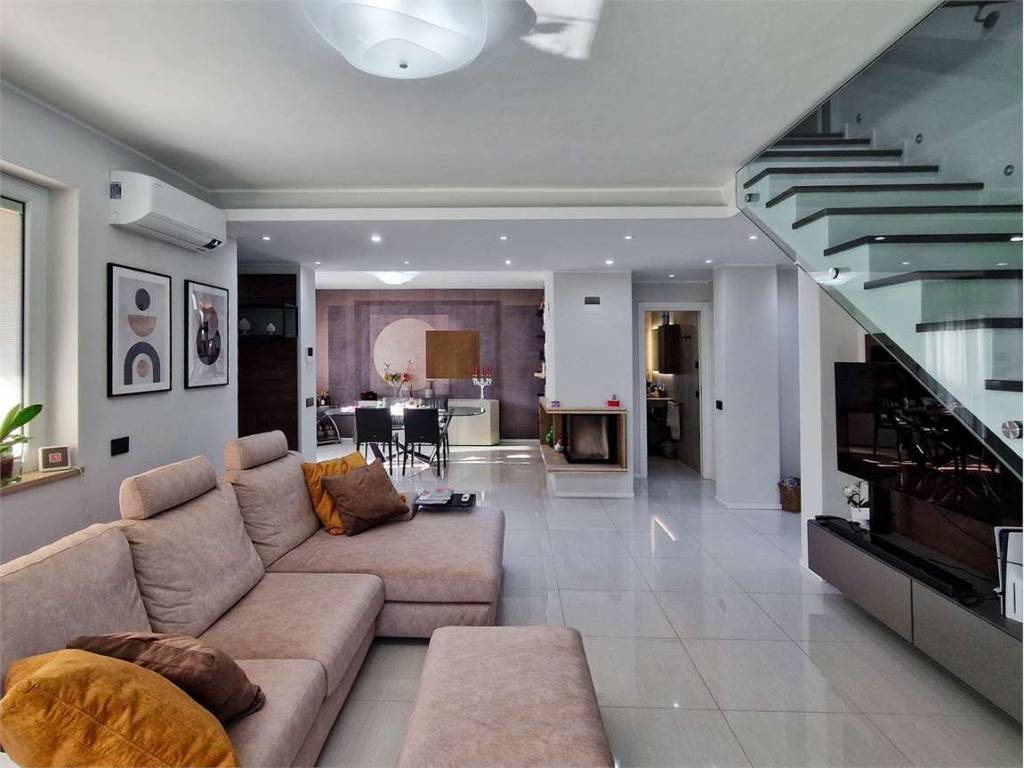 Villa a Sesto calende in Via Amendola - Foto 4