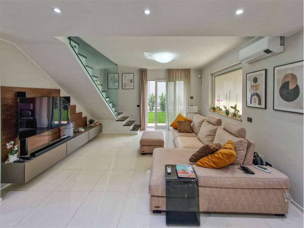 Villa a Sesto calende in Via Amendola - Foto 5