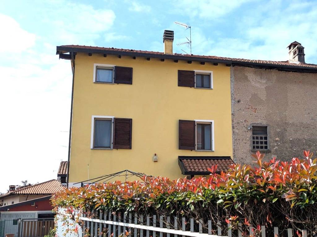 Casa indipendente a Invorio in Via Maggiore - Foto 2