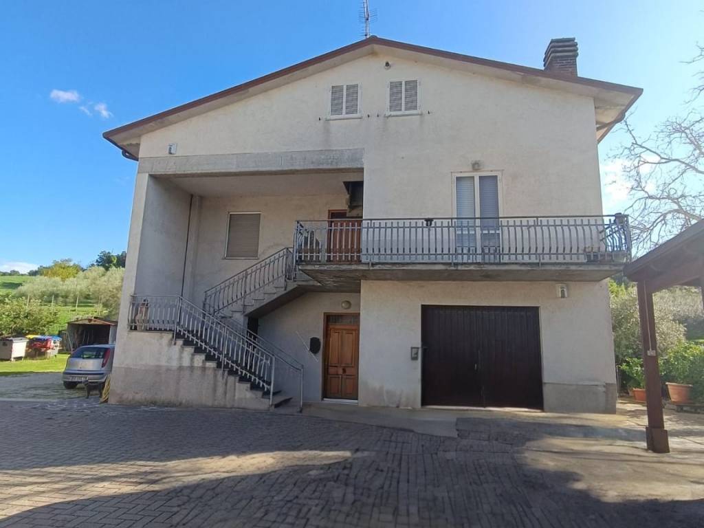 Villa a Castel ritaldi in Via Ruzzola - Foto 2