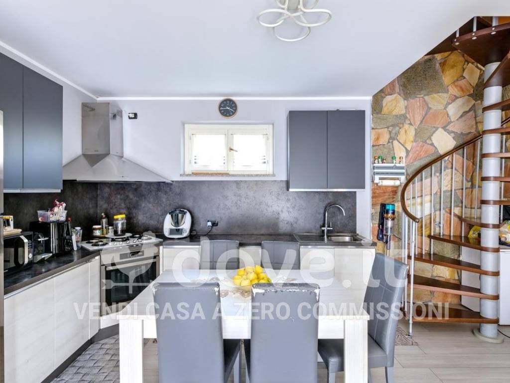 Appartamento a Luino in Via dei Lori, 21 - Foto 3