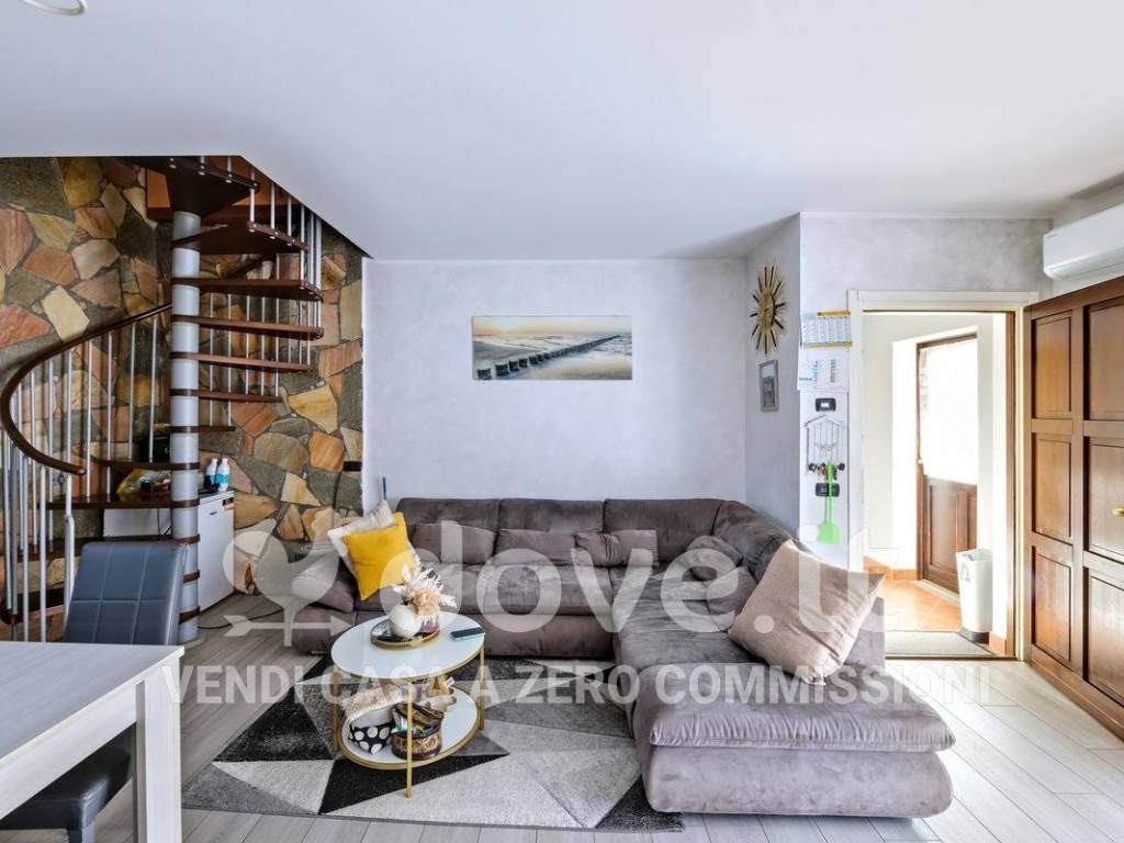 Appartamento a Luino in Via dei Lori, 21 - Foto 5