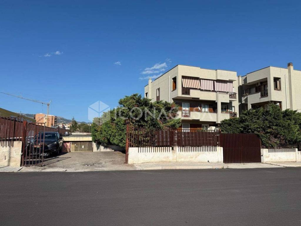 Box / garage a Manfredonia in Via Tenente Mauro Sinigaglia - Foto 3